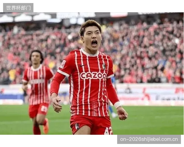 弗赖堡攻击手堂安律在前场的防守投入度极高，但需警惕其为延阻快攻付出的黄牌代价。